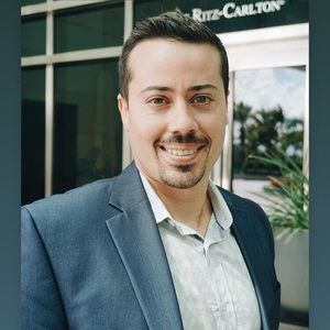 Meet your Posher, Collin